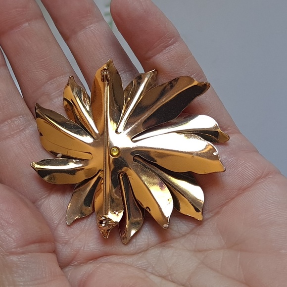 Vintage Enamel Poinsettia Brooch - Picture 2 of 4